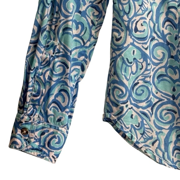 Lily Pulitzer Cruiser Blue Chasing Tail Button Up. Size 2 - Picture 10 of 16